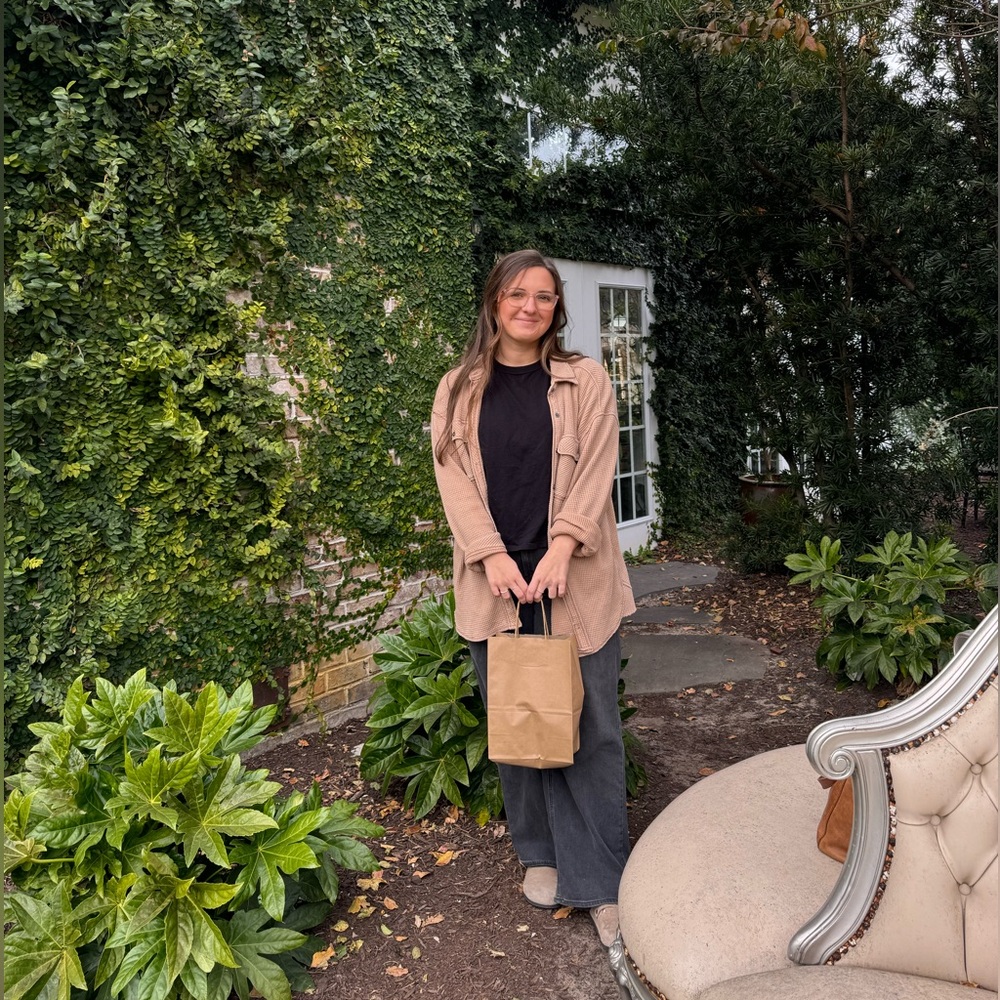 Meet your posher, Lizzie